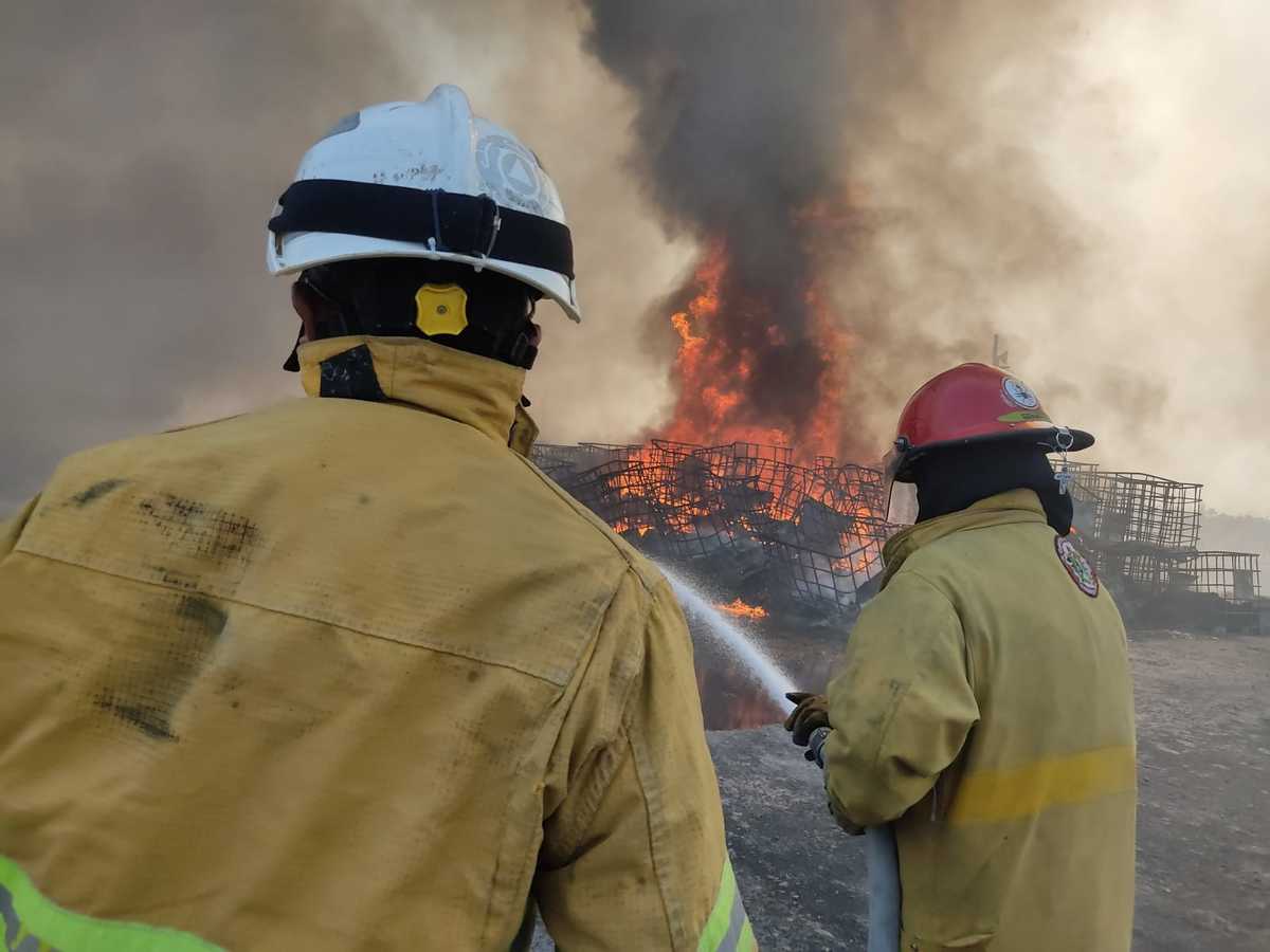 Protección Civil NL reporta incendio en fábrica de Cadereyta. Foto: Protección Civil NL