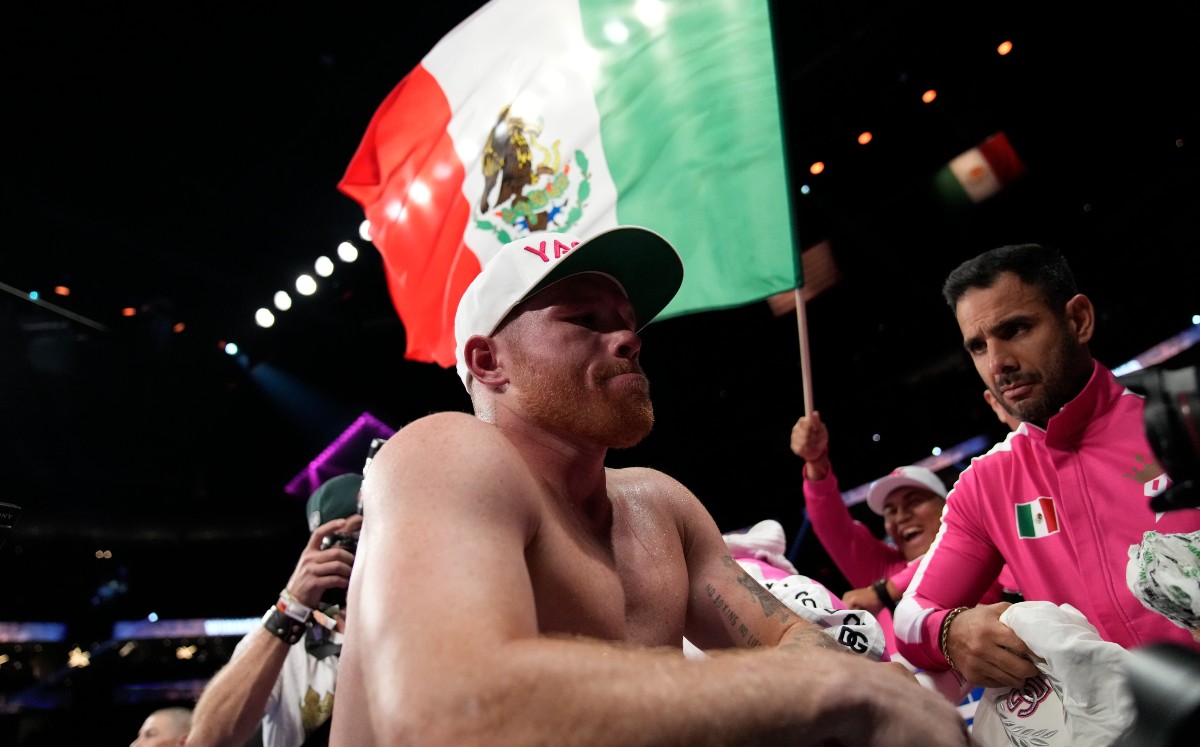 Canelo Álvarez buscará la revancha contra Dmitry Bivol (AP)
