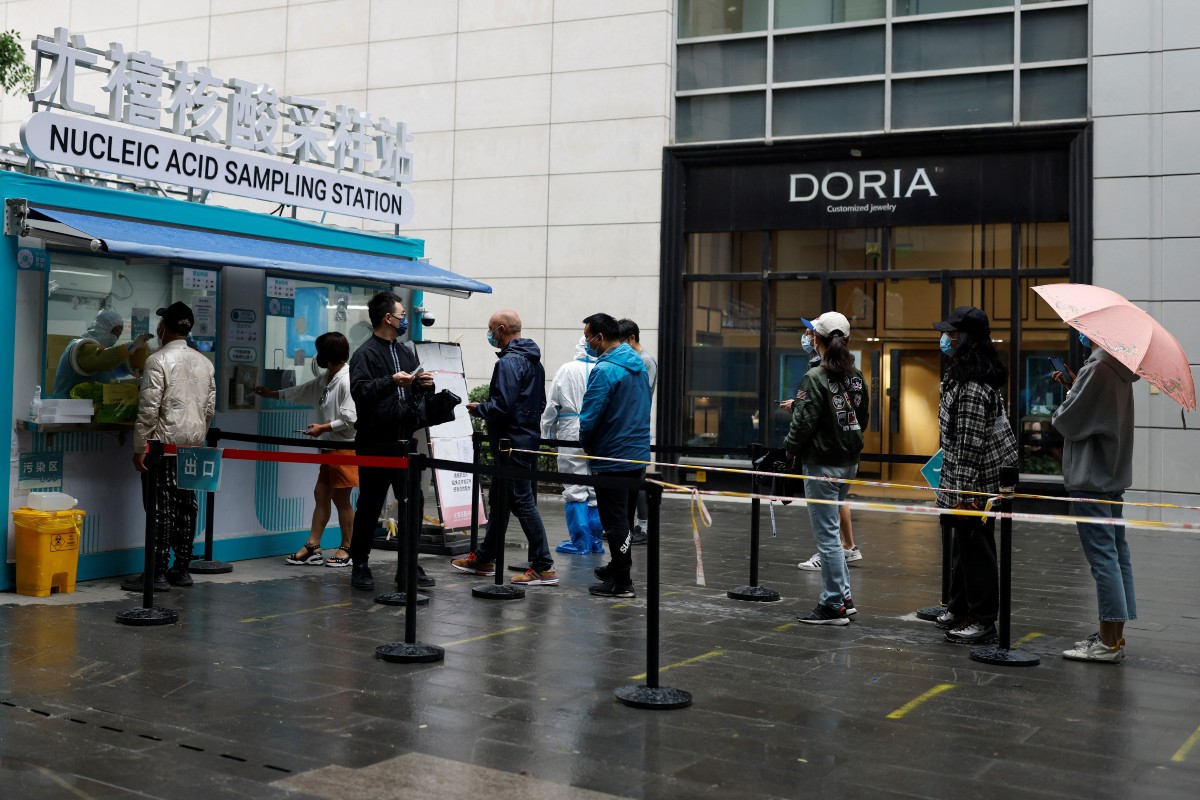 China ha tenido su mayor brote de covid-19 desde el inicio de la pandemia en 2020 en Wuhan. (Reuters)