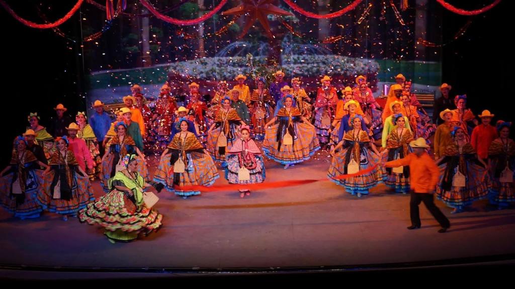 El grupo de danza Xochiquetzalli inició su aventura dentro del folklor el 21 de septiembre de 1992 | Cortesía