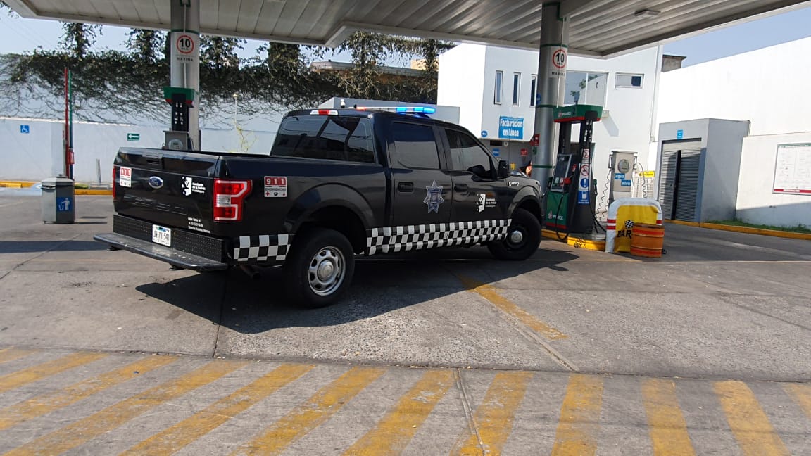 El atraco se registró en una despachadora de gasolina ubicada en el cruce de Fontaneros y Río Nilo en la colonia La Paz. (Juan Munguía)