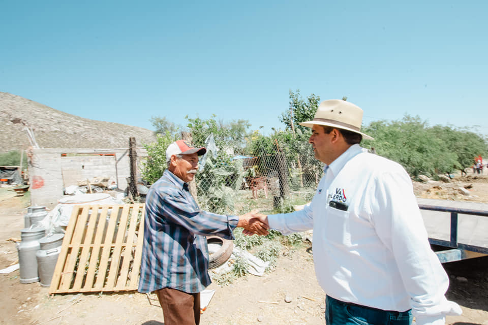 El candidato visitó la Villa de La Loma. | Especial