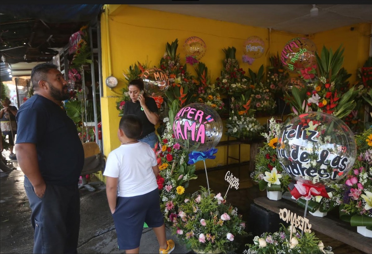 Floristas del AMG reportan aumento en costos de producción de un 50% por Día de las Madres (Fernando Carranza)
