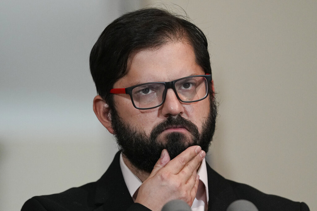 Gabriel Boric ha perdido popularidad pese a apenas tomar gobierno en marzo pasado. (AP)