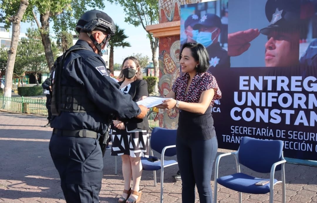 La presidenta municipal Susana Ángeles también destacó la participación de los uniformados en  diversos cursos y capacitaciones