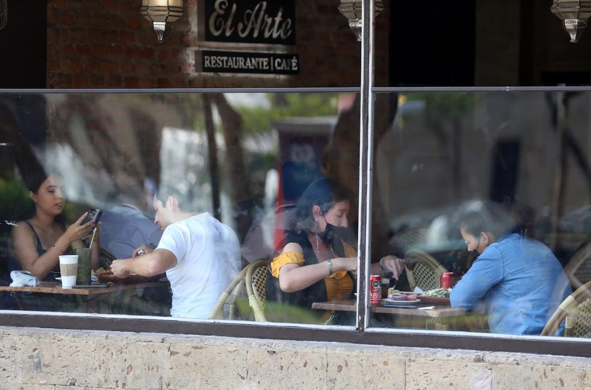 Profeco anuncia operativos en restaurantes de Jalisco durante celebración del Día de las Madres (Fernando Carranza)