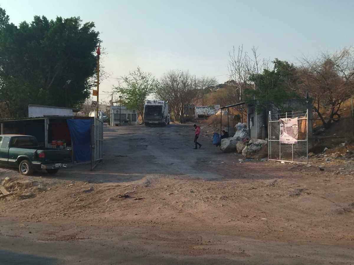 A una semana de haber realizado la clausura del vertedero de Matatlán, en el municipio de Tonalá, este sigue abierto. (Rosario Álvarez)