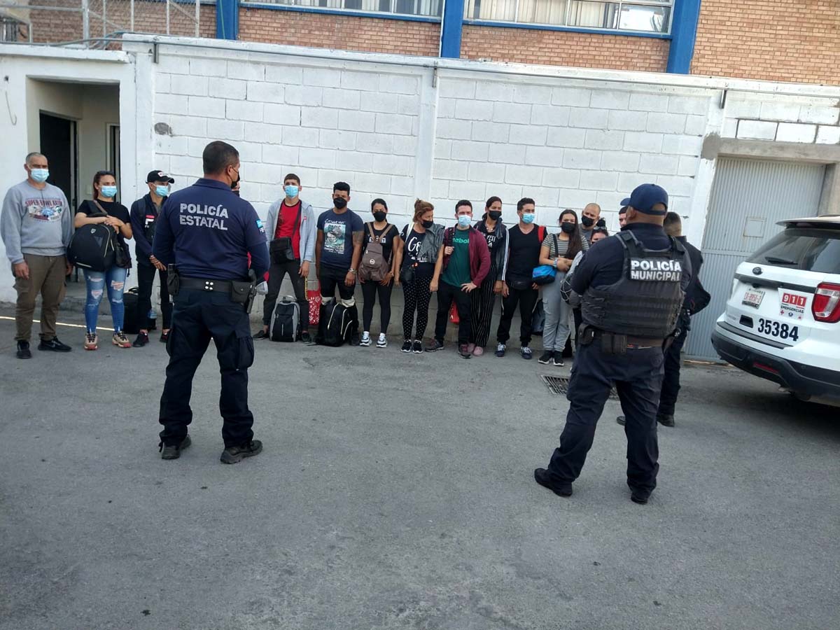 Se trató de 10 hombres mayores de edad, 5 mujeres y una de ellas menor de edad. (Especial)