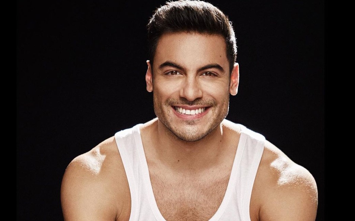 Carlos Rivera regala serenatas por el Día de la Mamá (Instagram).