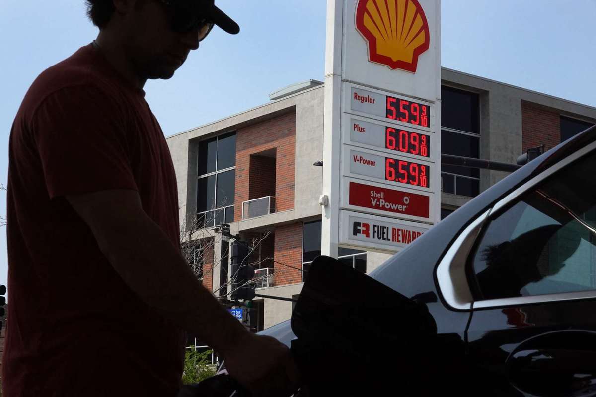Diputado denuncia precios altos en la gasolina en Guatemala (AFP)