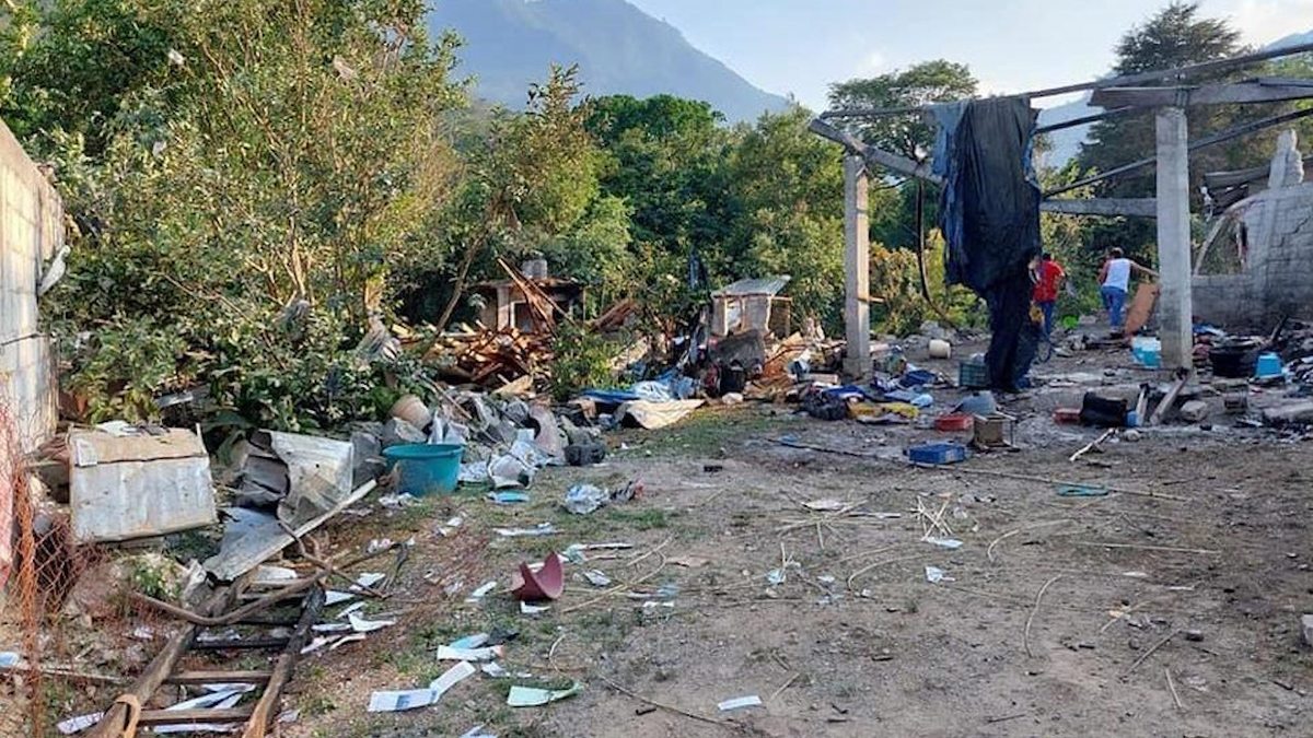 Explota polvorín clandestino en Veracruz