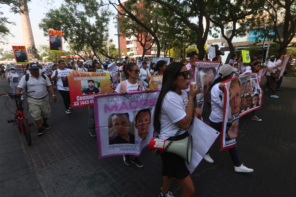 Madres de desaparecidos marchan en Día de las Madres en calles de Guadalajara (Fernando Carranza)