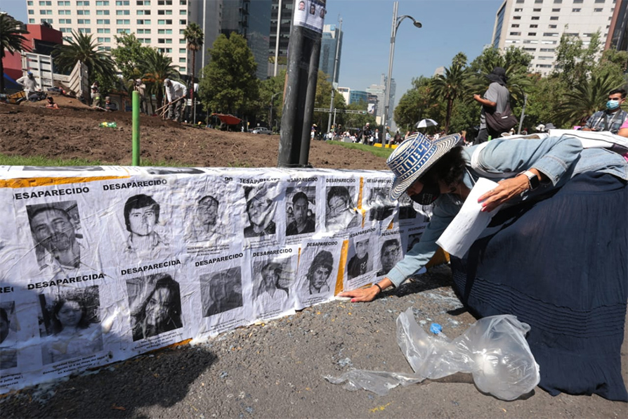 La marcha estuvo conformada por los más de 60 colectivos de familiares que son parte del Movimiento por nuestros desaparecidos en México. |Jesús Quint