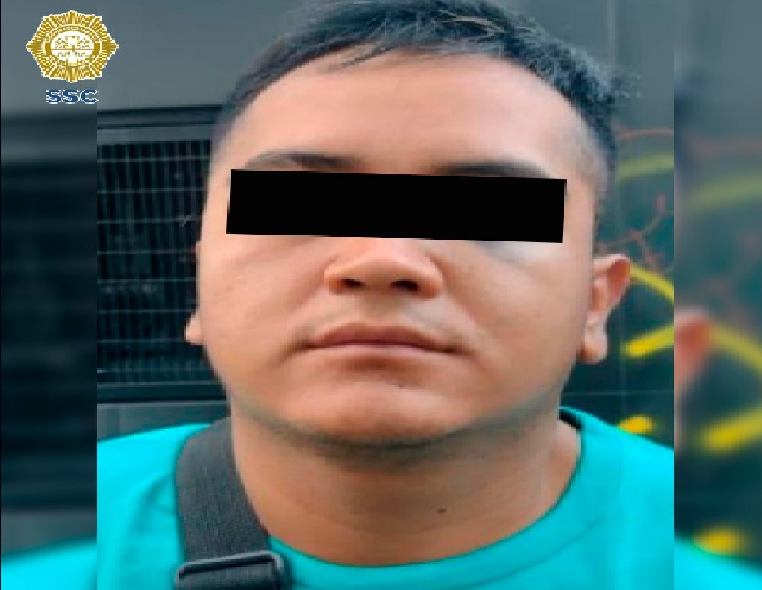 El detenido traía 62 envoltorios de plástico con supuesta mariguana.