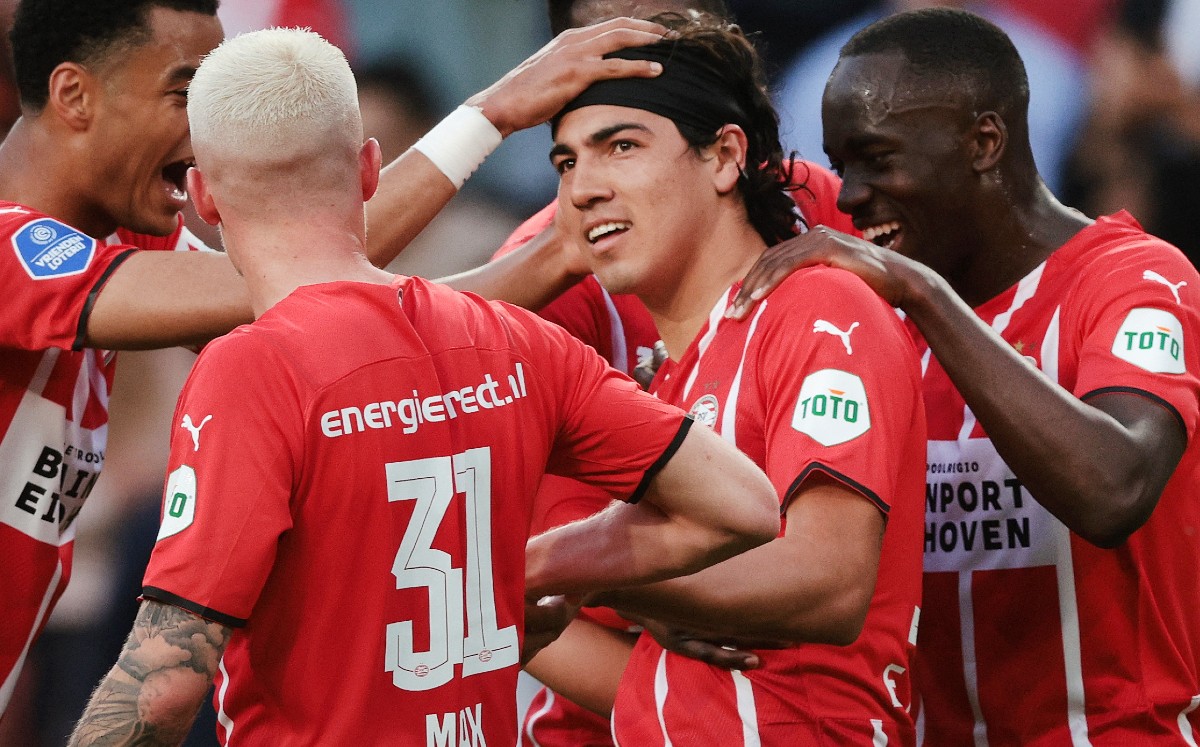 Erick Gutiérrez anotó un golazo con el PSV (AFP)