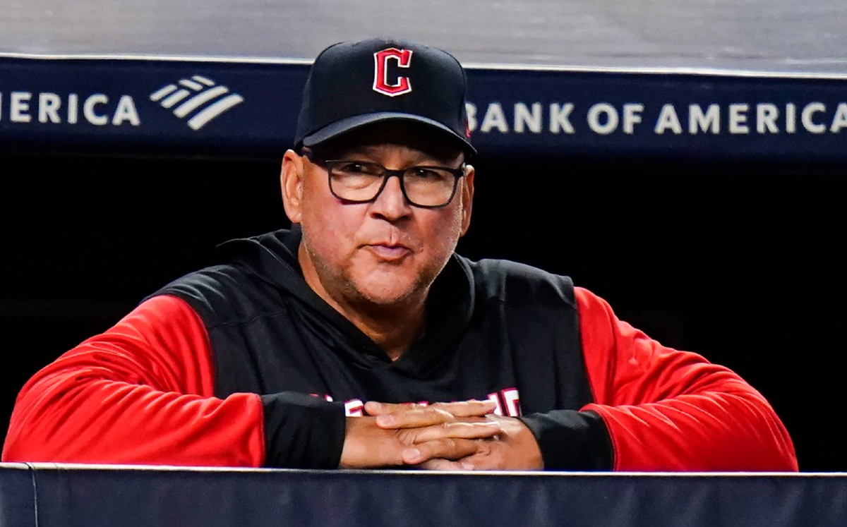 Juego entre White Sox vs Guardians es pospuesto por brote Covid-19. El manager Terry Francona también dio positivo (AP)