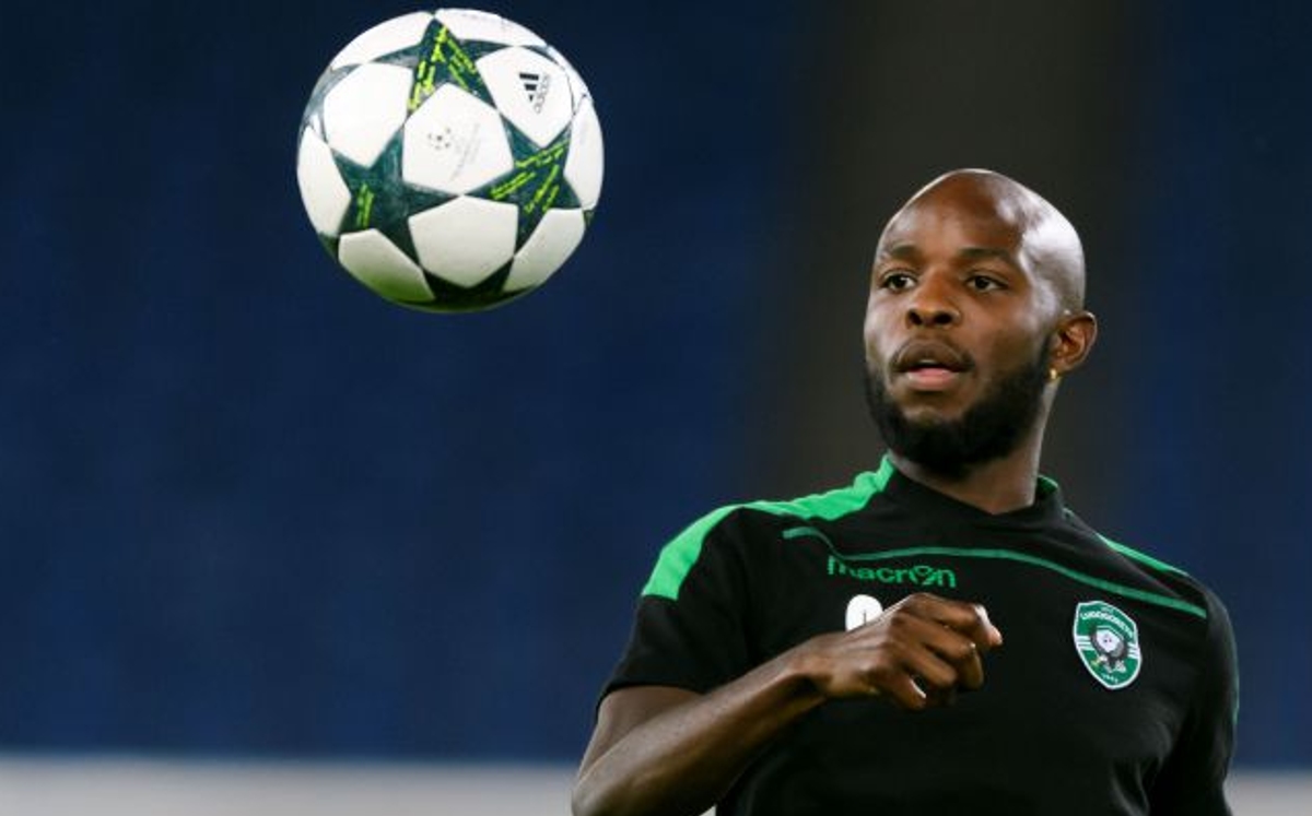 Muere Jody Lukoko, ex futbolista del Ajax tras ser golpeado por su familia (AFP)