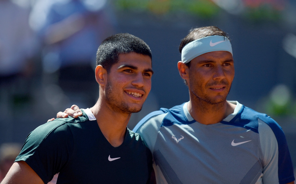 Rafa Nadal pide que dejen de comparar a Carlos Alcaraz con él (AFP)