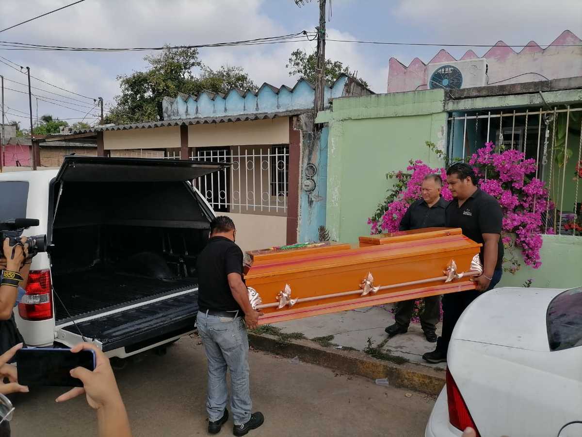 Sepultan los cuerpos de las dos reporteras asesinada en Veracruz