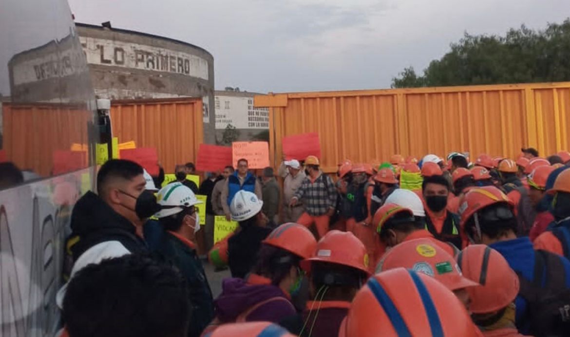 Trabajadores han tenido que comprar lo necesario. (Francisco Villeda)