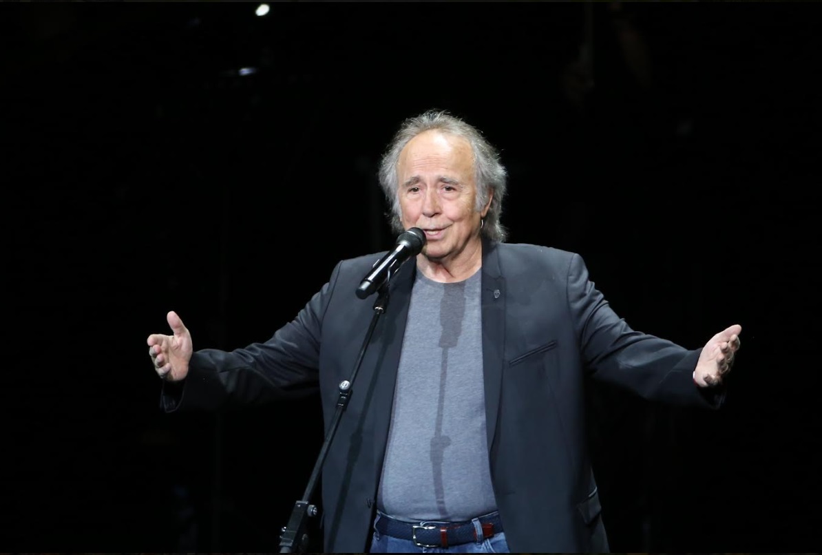 Deleita Joan Manuel Serrat en el Telmex. (Fernando Carranza)