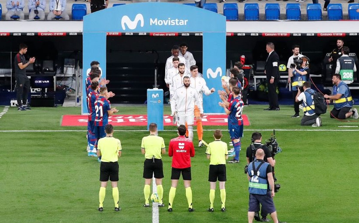 Pasillo del Levante al Real Madrid (Real Madrid)