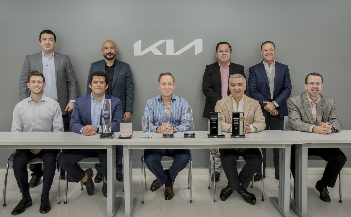 GT Motors recibió premios por tres de sus agencias de Kia Motors.