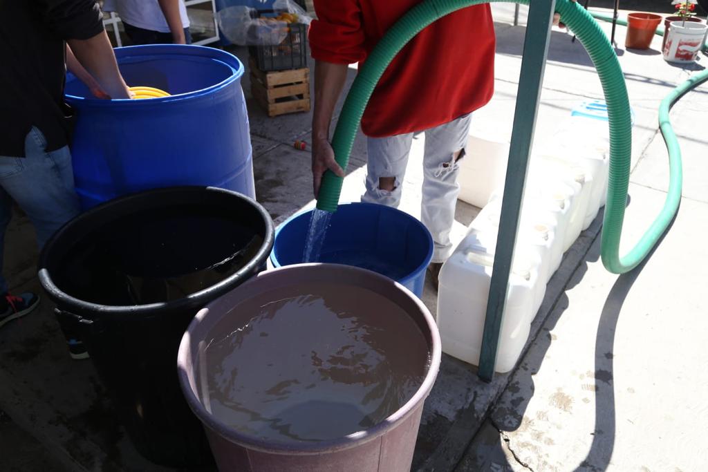 Desabasto de agua. (Jorge Sánchez)