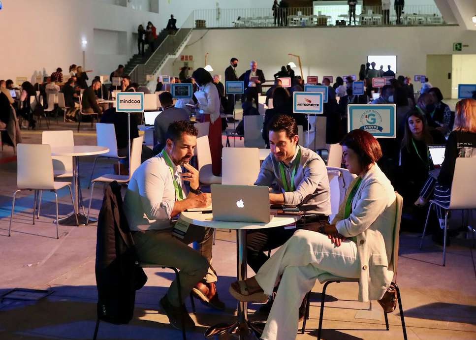 Las empresas creen que el desarrollo privado es mejor para la sociedad (EFE)