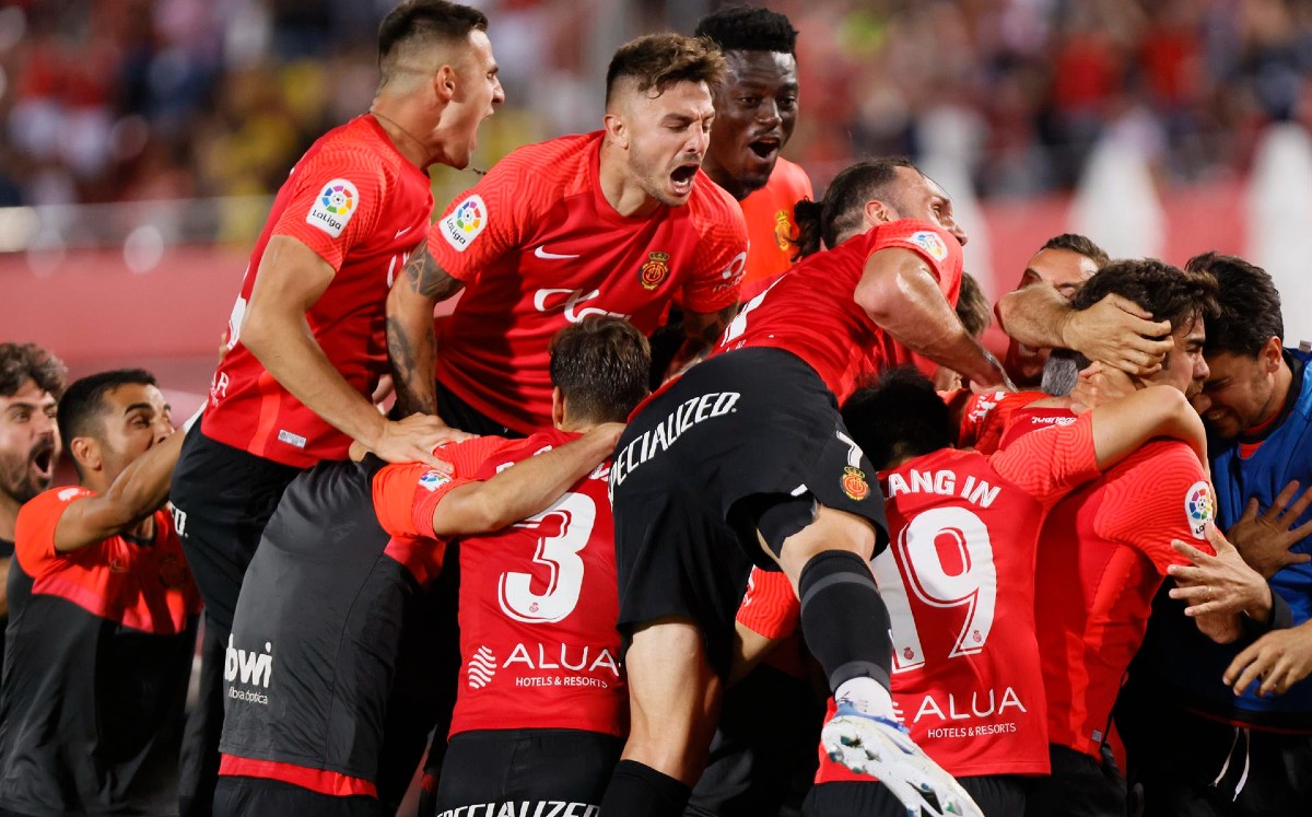 Mallorca vence al Rayo Vallecano y sale de zona de descenso (EFE)
