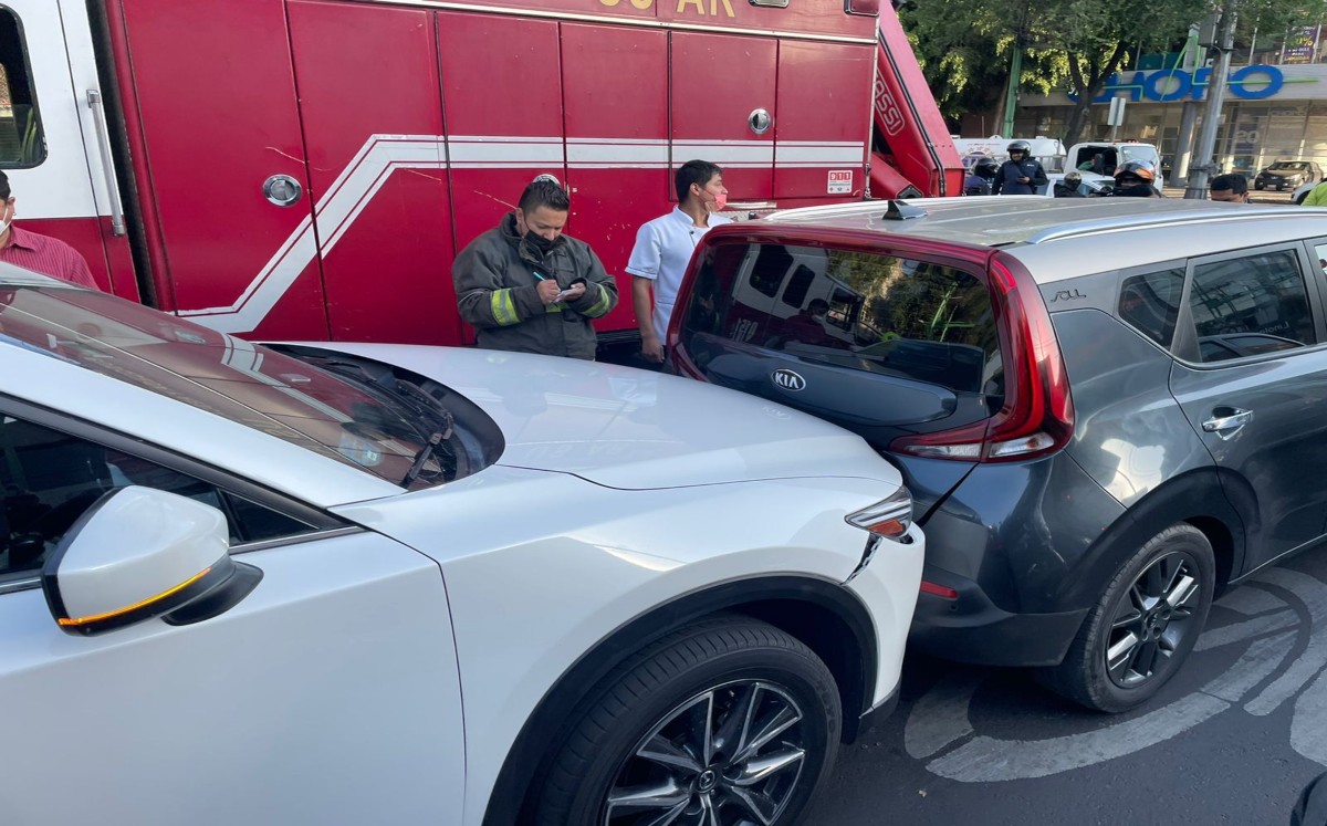Automóviles invlolucrados en el accidente. | Ramón Ramírez
