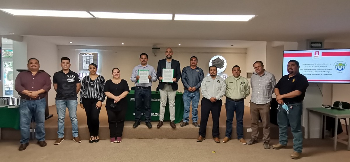 Autoridades presentes en la firma de convenio. (cortesía)