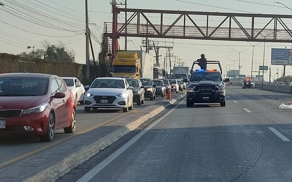 Los carriles principales de la carretera a Laredo fueron cerrados. Foto: Agustín Martínez