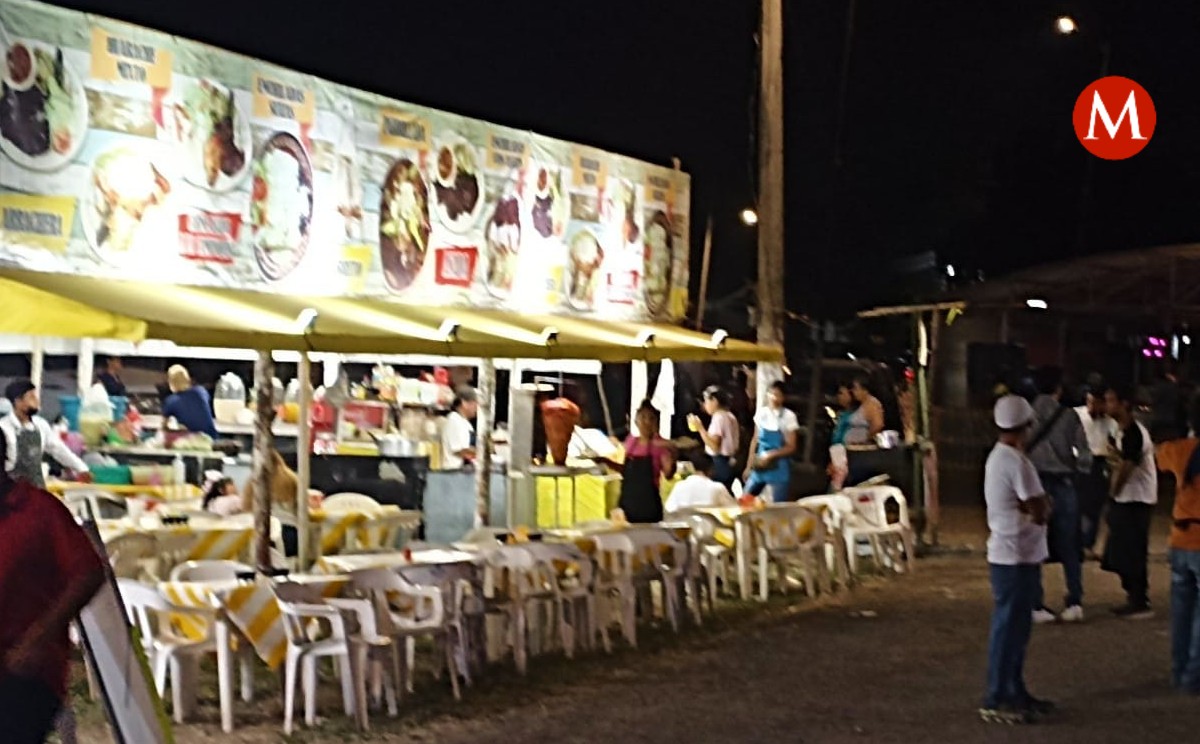 Mujer compra orden de tacos en Feria y le cobran mil pesos; caso viral