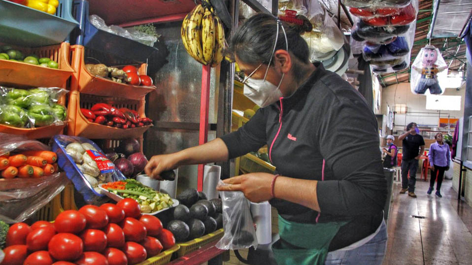 Sube precio de 16 productos de la canasta básica del plan contra inflación de la 4T