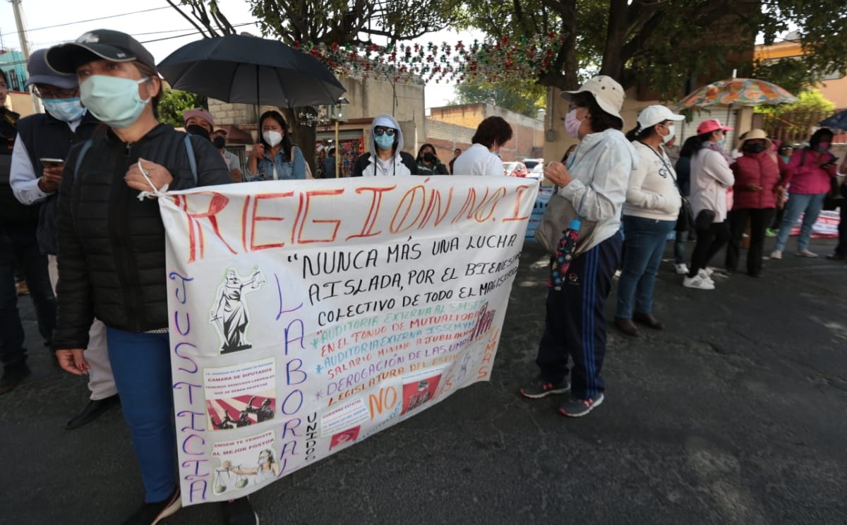 Al rededor de 200 se manifestaron en el Monumento (Tania Contreras)