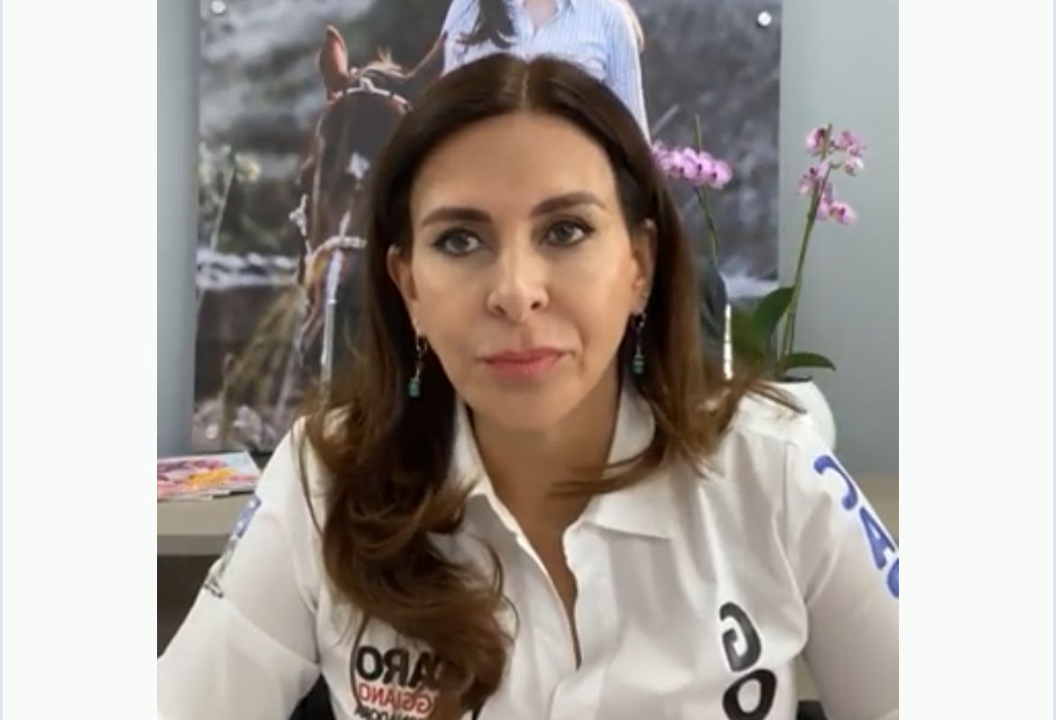Carolina Viggiano durante la primera transmisión de su Mañanera.
