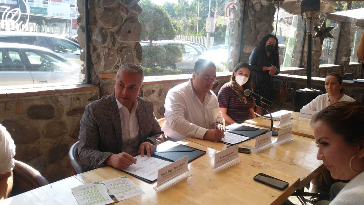 Firma del convenio para implementar acciones de restaurantes de Pachuca (Elizabeth Hernández)
