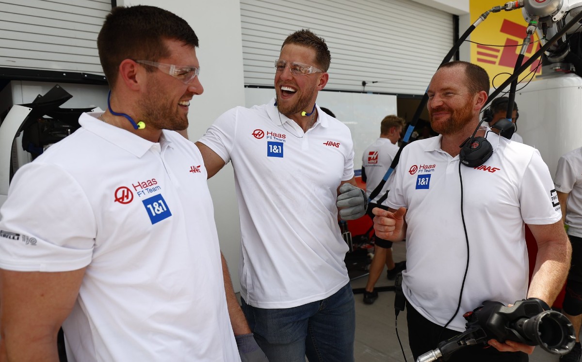 J.J. Watt y su peculiar amistad con Guenther Steiner (Twitter)