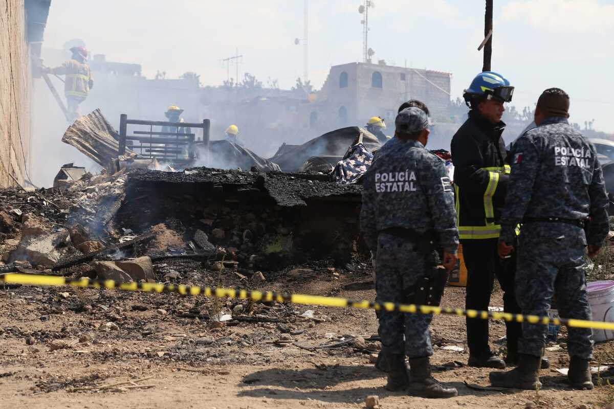Las autoridades señalaron que se continua con las labores de enfriamiento en el lugar  (Jorge Sánchez)