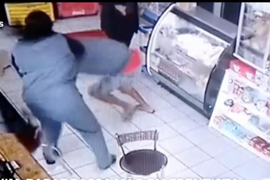 En brasil, una mujer se defiende del acosador que intentó tocarla. / Especial.