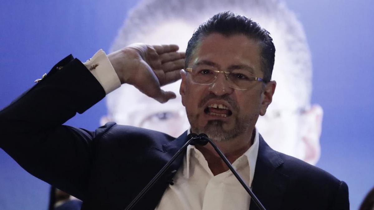 Chaves habla de los "rumores" que la prensa dice sobre su gobierno