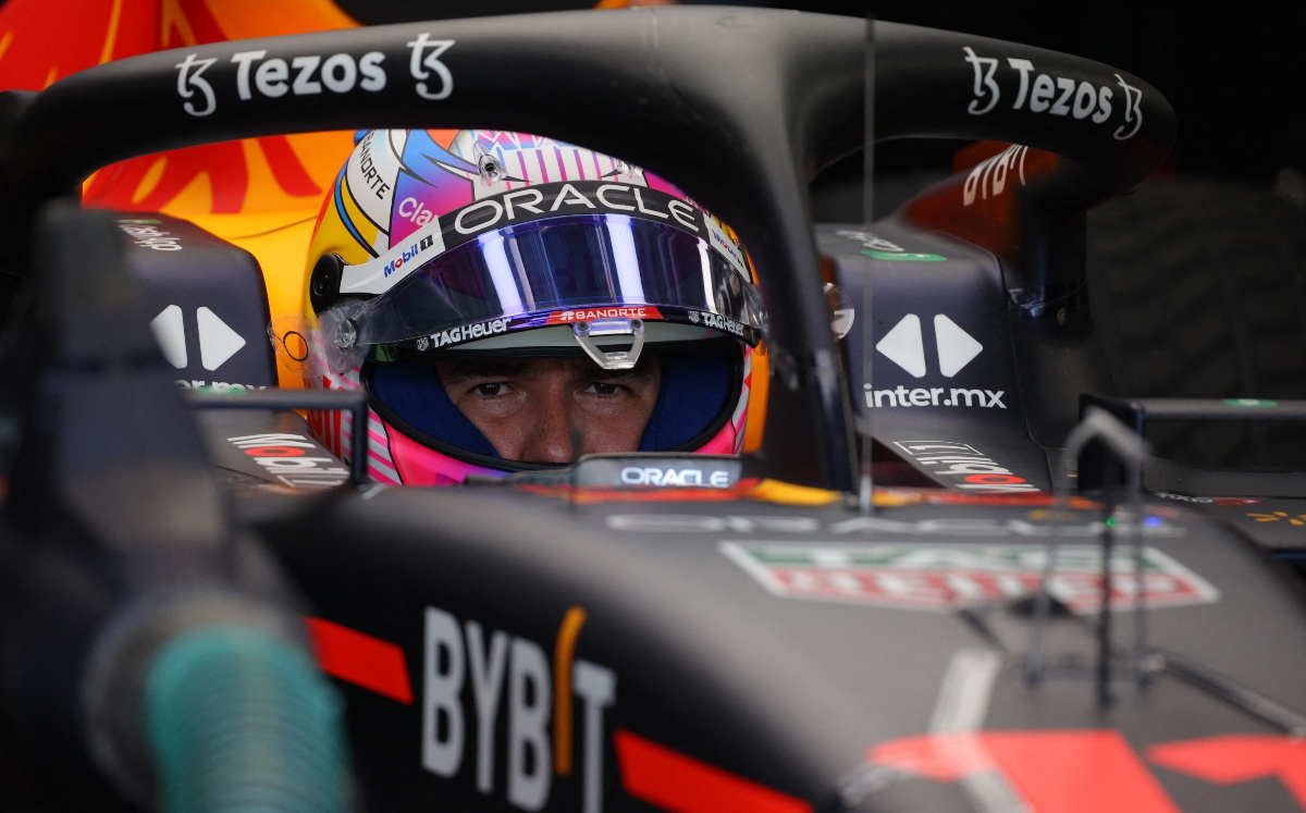 Checo Pérez, a dar la bienvenida al mundo a su tercer hijo con un gran resultado (Reuters)