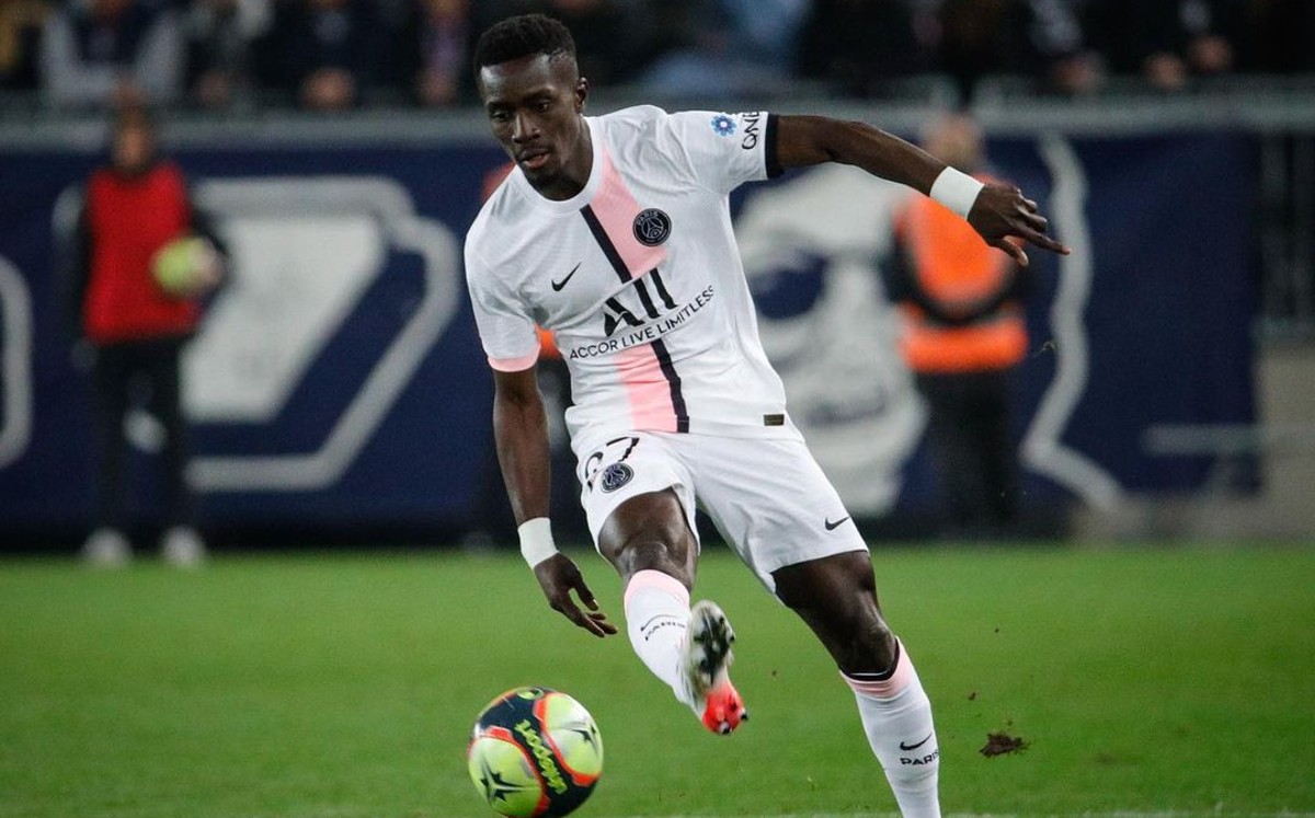 Gueye debe dar explicaciones sobre rechazo a colores LGBT (Instagram)