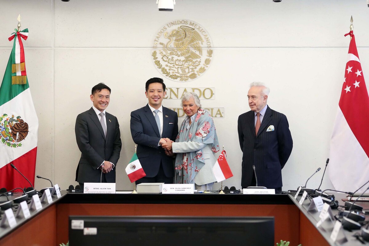 La presidenta de la Mesa Directiva con Alvin Tan (@senadomexicano)