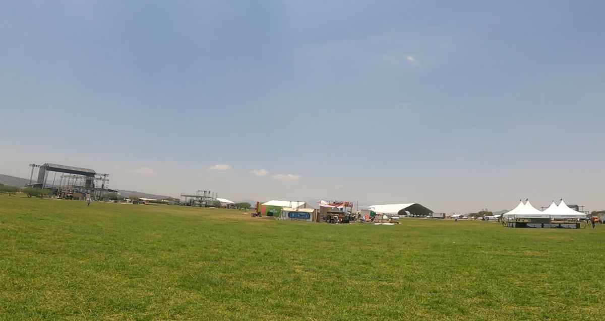 El montaje del equipo y todas las áreas del festival estarán al 99 por ciento listas para su uso este viernes. (Enrique Vázquez)