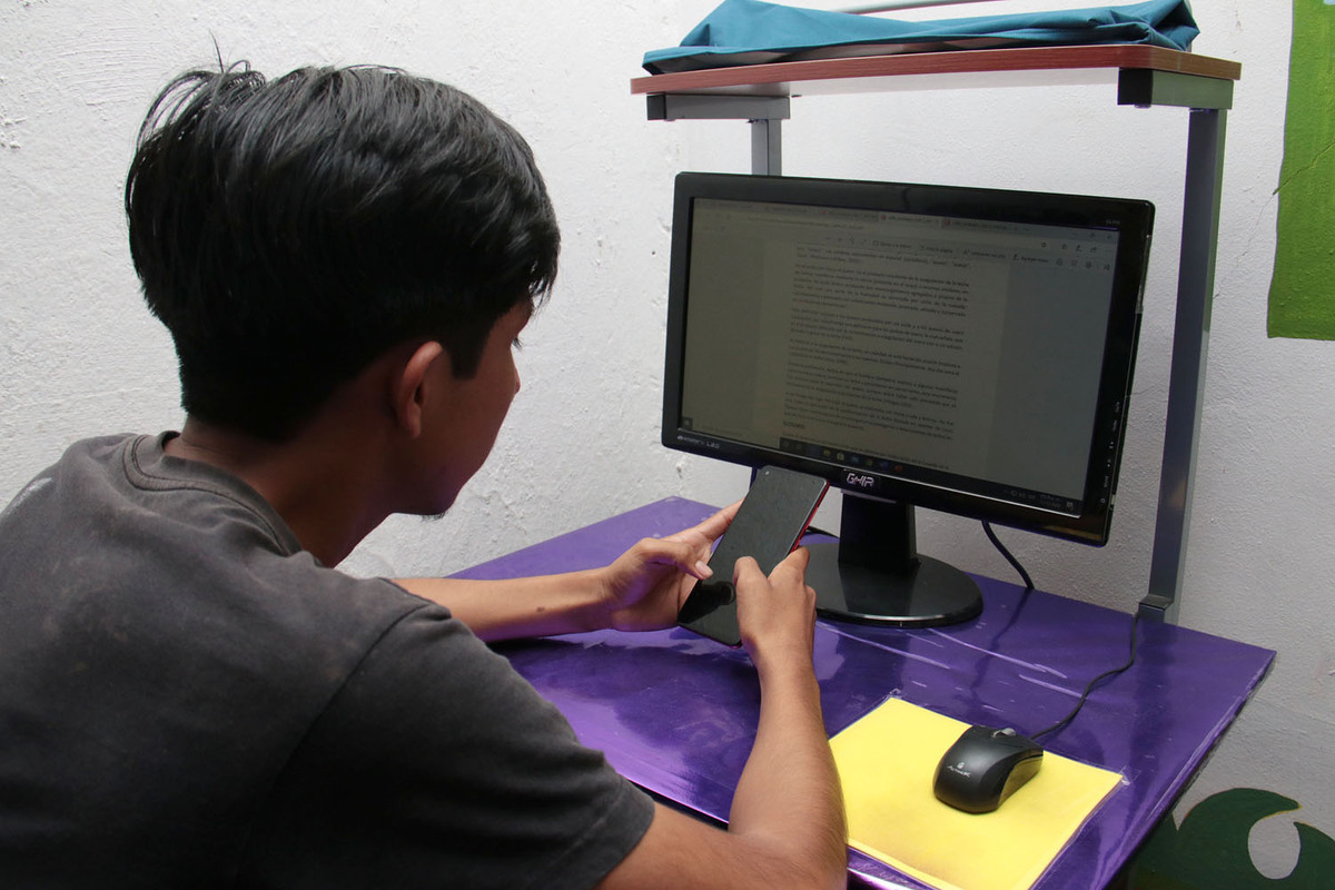 Poblanos pasan más de seis horas en internet al día | Agencia Enfoque