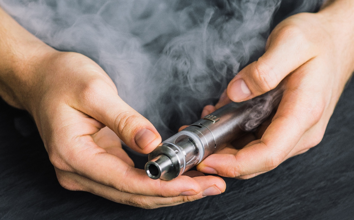 Las autoridades adviertieron que el uso de vapeadores trae grandes riesgos a la salud. | Shutterstock