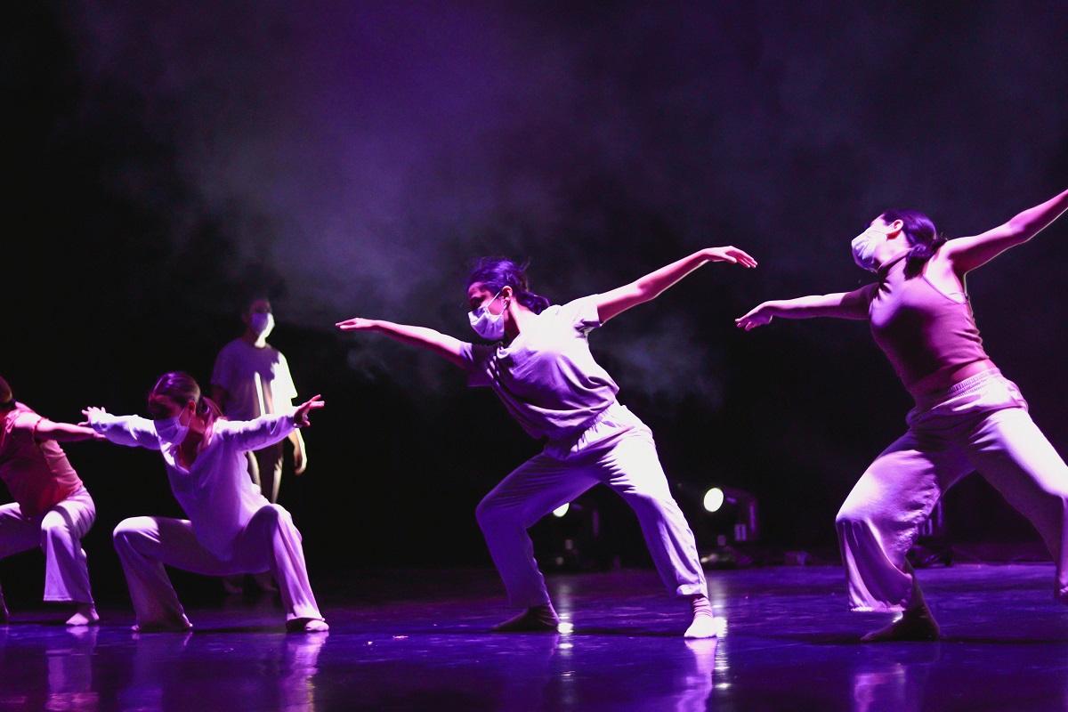 Por medio de la danza buscan reflejar la importancia de conectar con el otro. (Claudia Luévano)