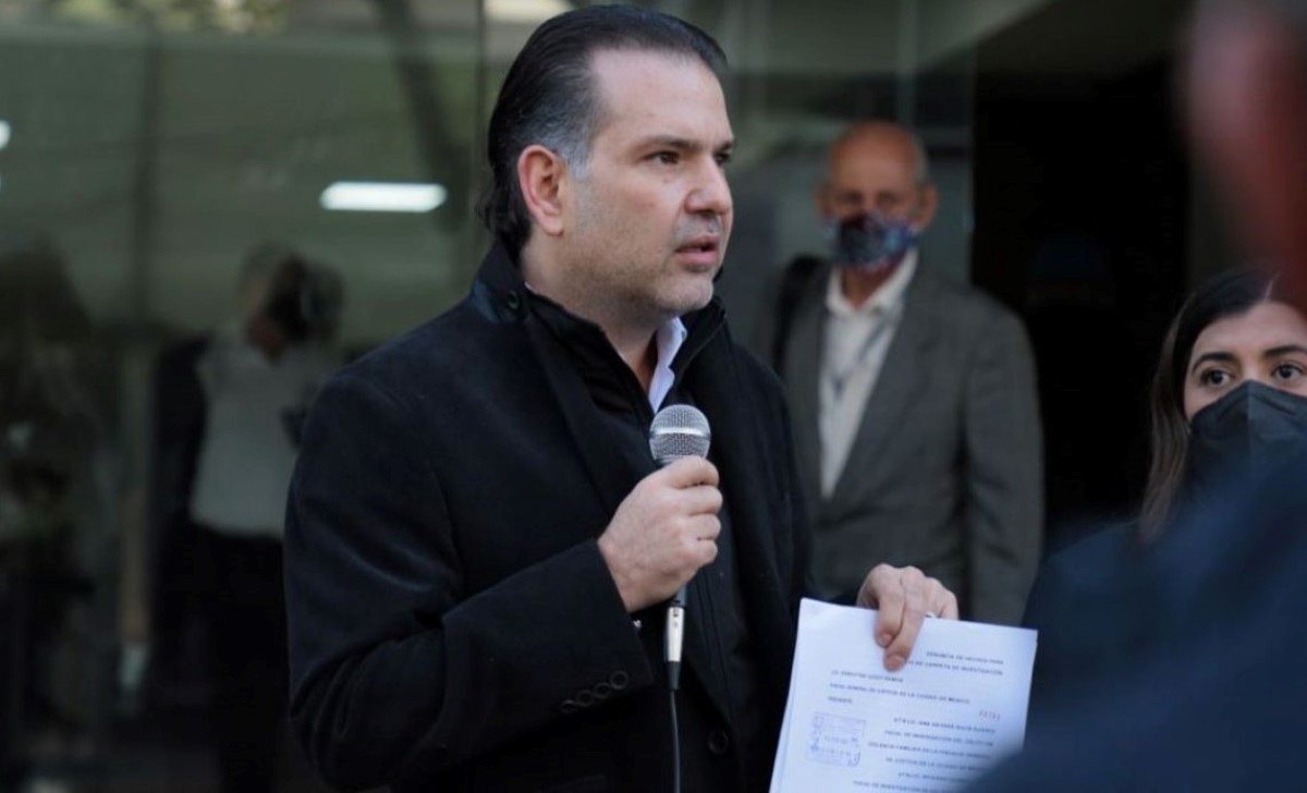 El diputado propuso que se reanuden los informes semanales. | Especial
